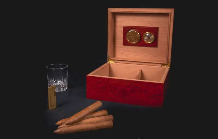 Cigar Humidor with Humidifier